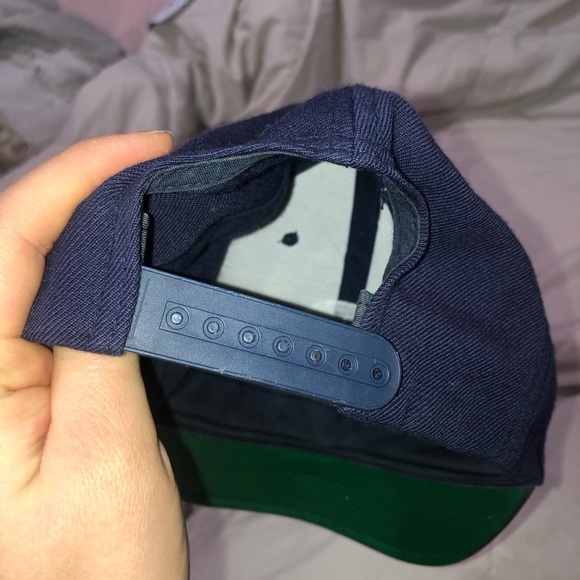 Brixton blue snapback. Its a one size and adjustable - Picture 4 of 6